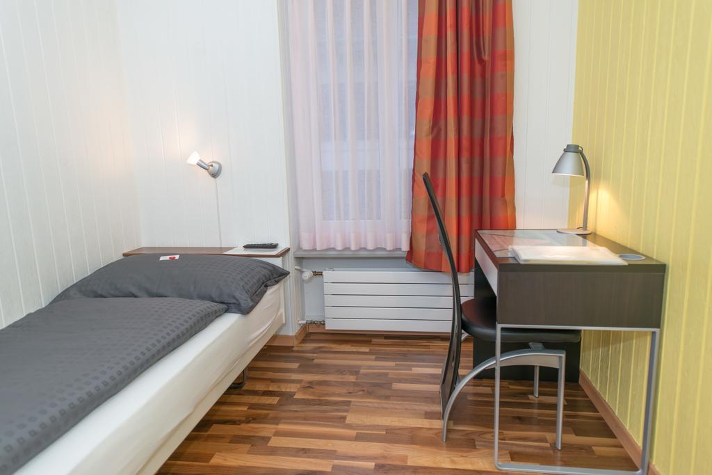 Hotel Rotes Haus Бругг Экстерьер фото