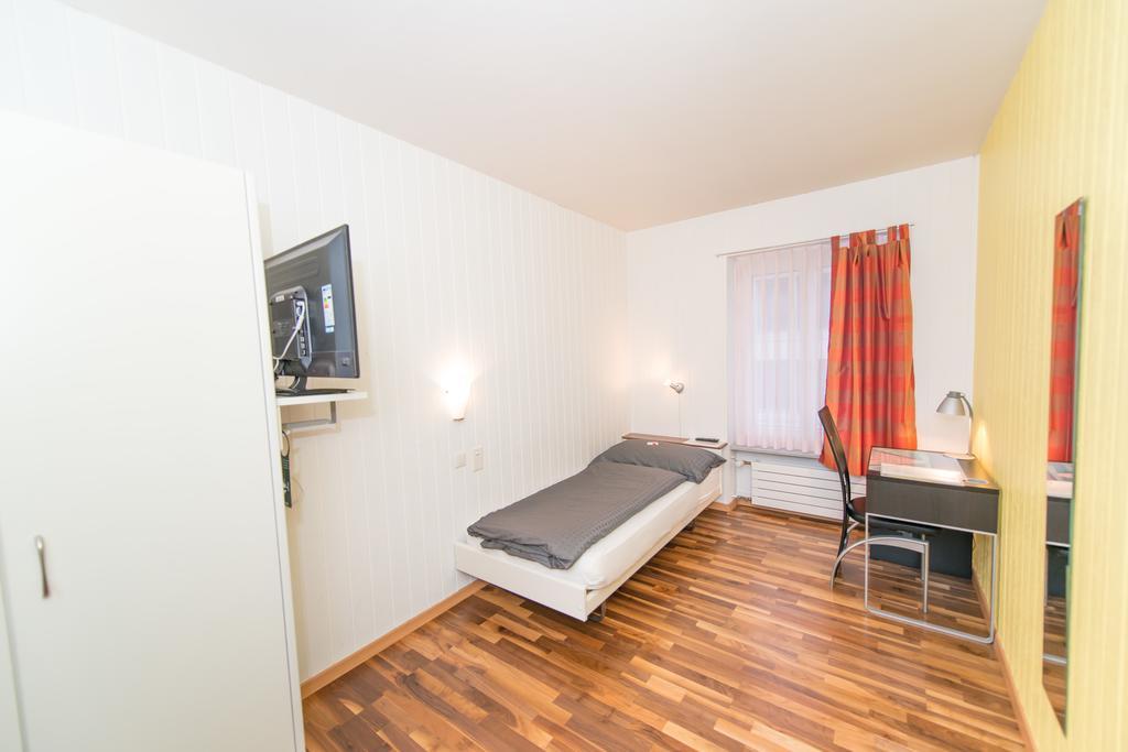 Hotel Rotes Haus Бругг Номер фото