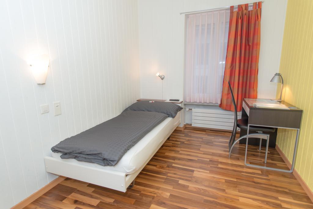 Hotel Rotes Haus Бругг Номер фото
