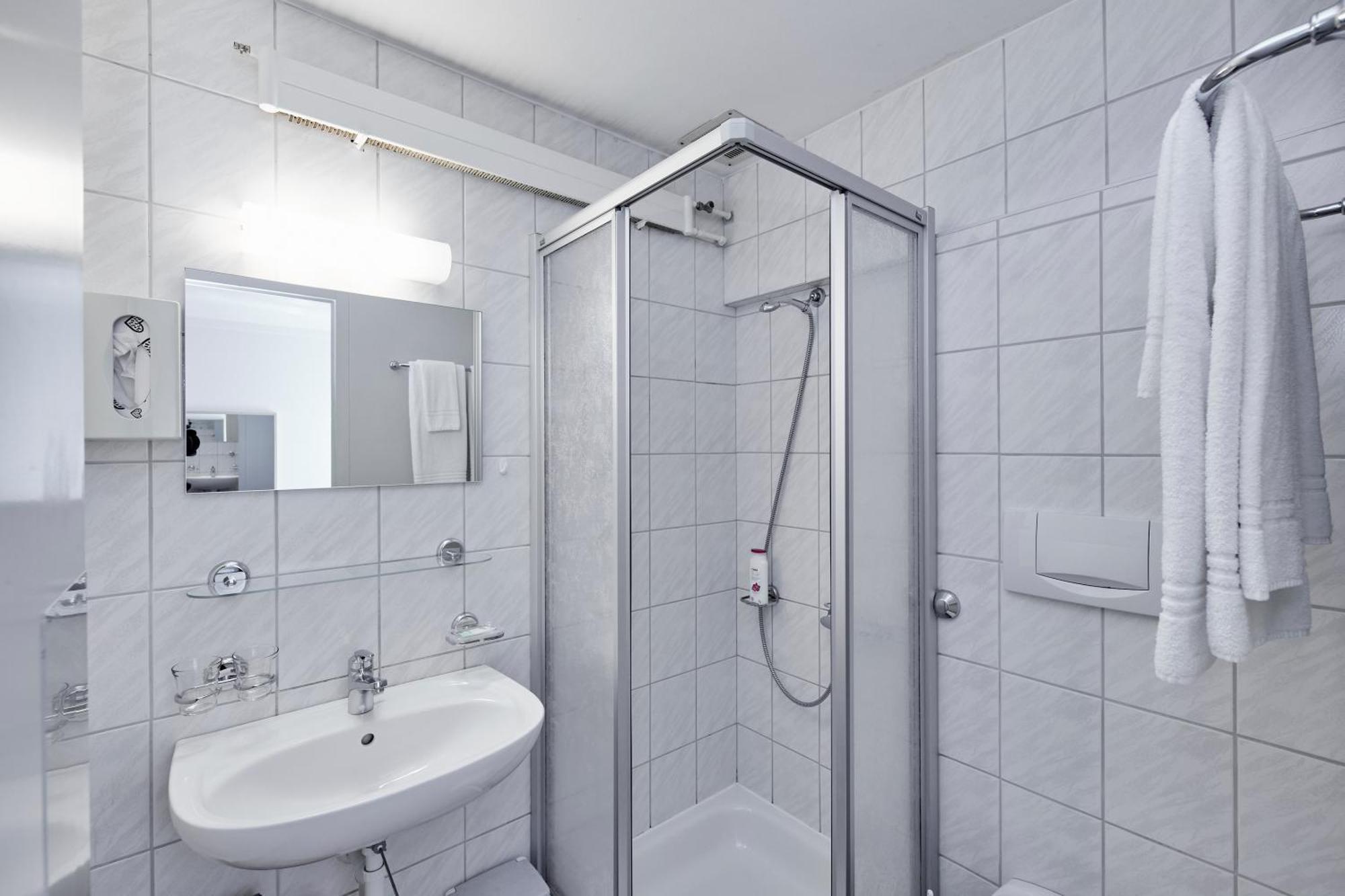 Hotel Rotes Haus Бругг Экстерьер фото