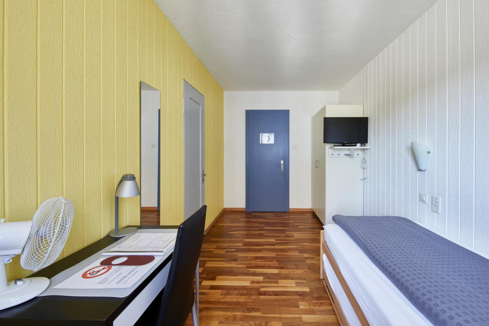 Hotel Rotes Haus Бругг Экстерьер фото