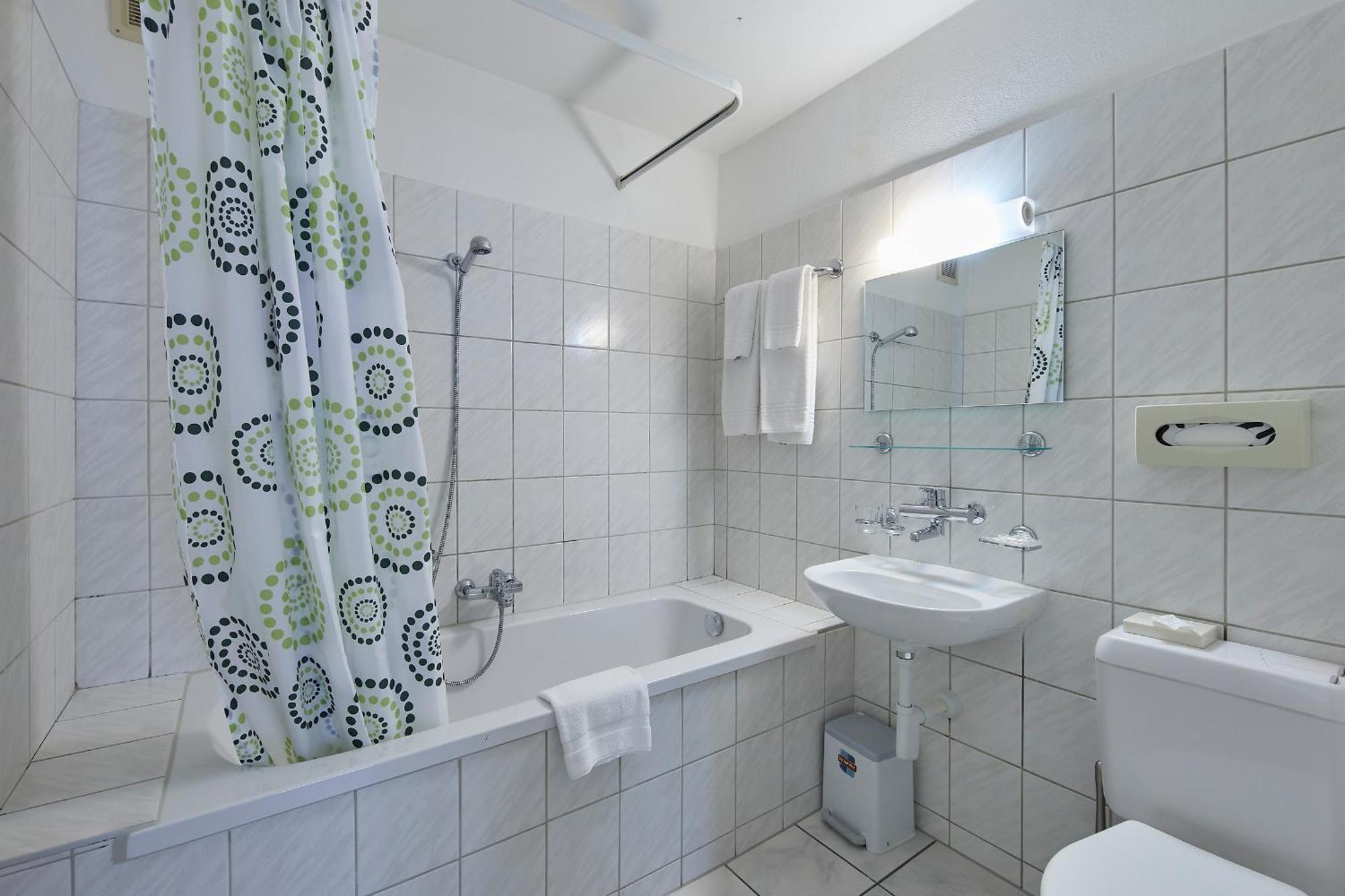 Hotel Rotes Haus Бругг Экстерьер фото