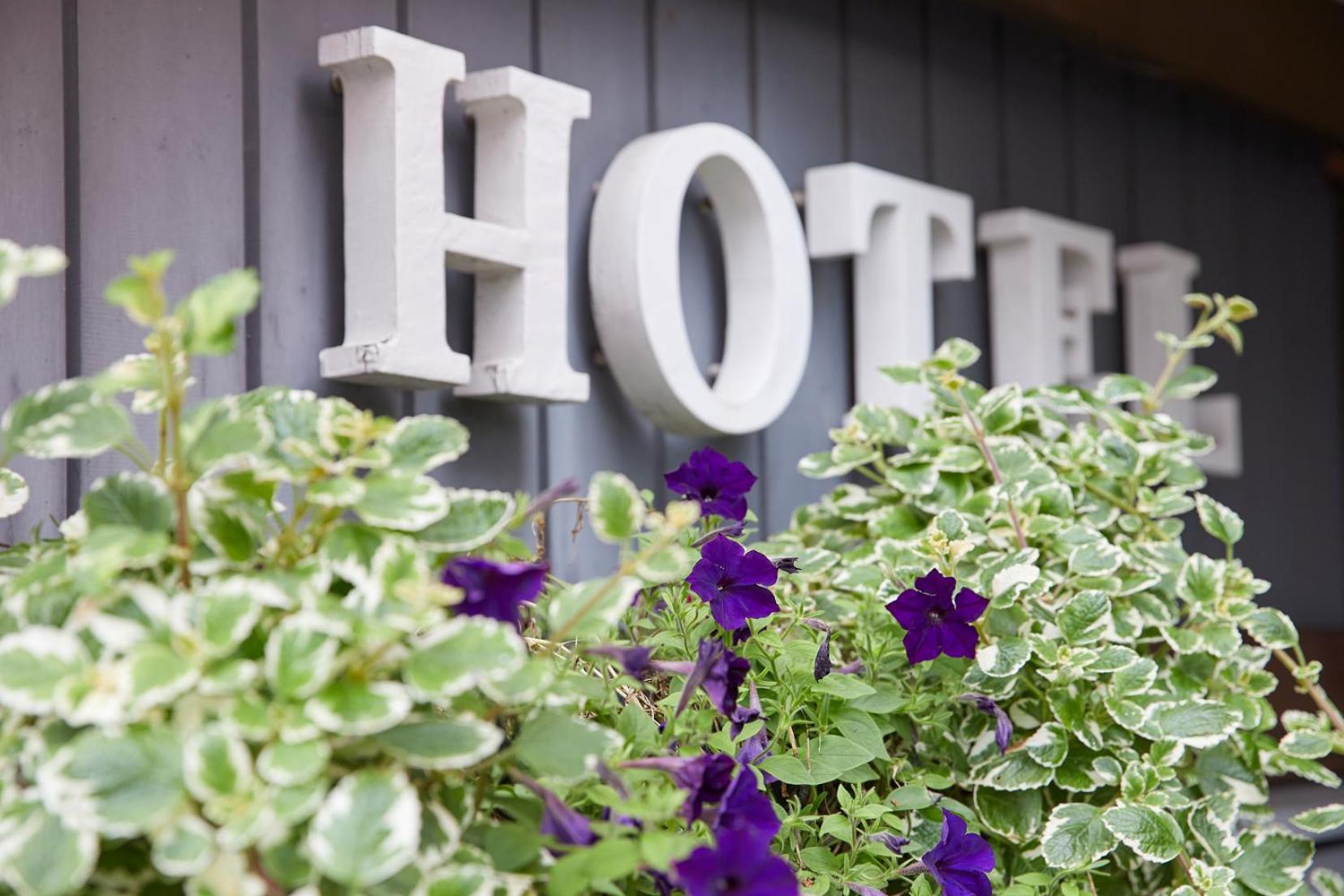 Hotel Rotes Haus Бругг Экстерьер фото